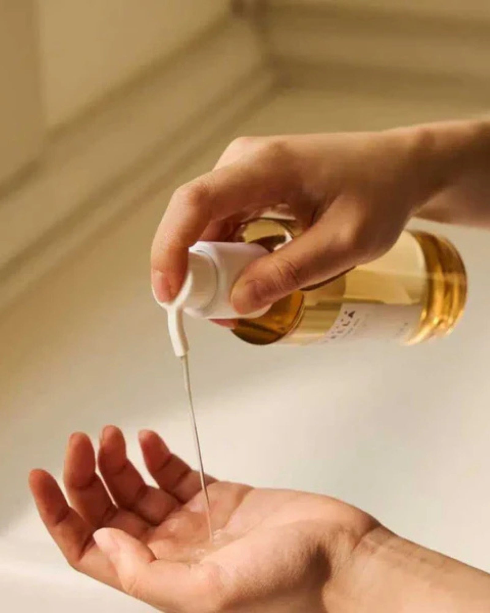 Madagascar Centella Light Cleansing Oil
